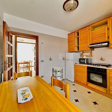 Holidaycasa Leone - Con Posto Auto A 200Mt Dal Mare Sperlonga Eksteriør billede