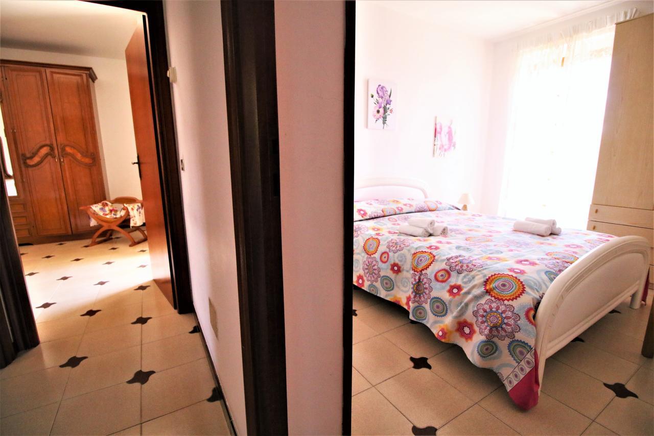 Holidaycasa Leone - Con Posto Auto A 200Mt Dal Mare Sperlonga Eksteriør billede